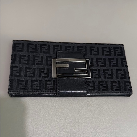 Fendi Black Leather Wallet with Monogram Design - Picture 1 of 16